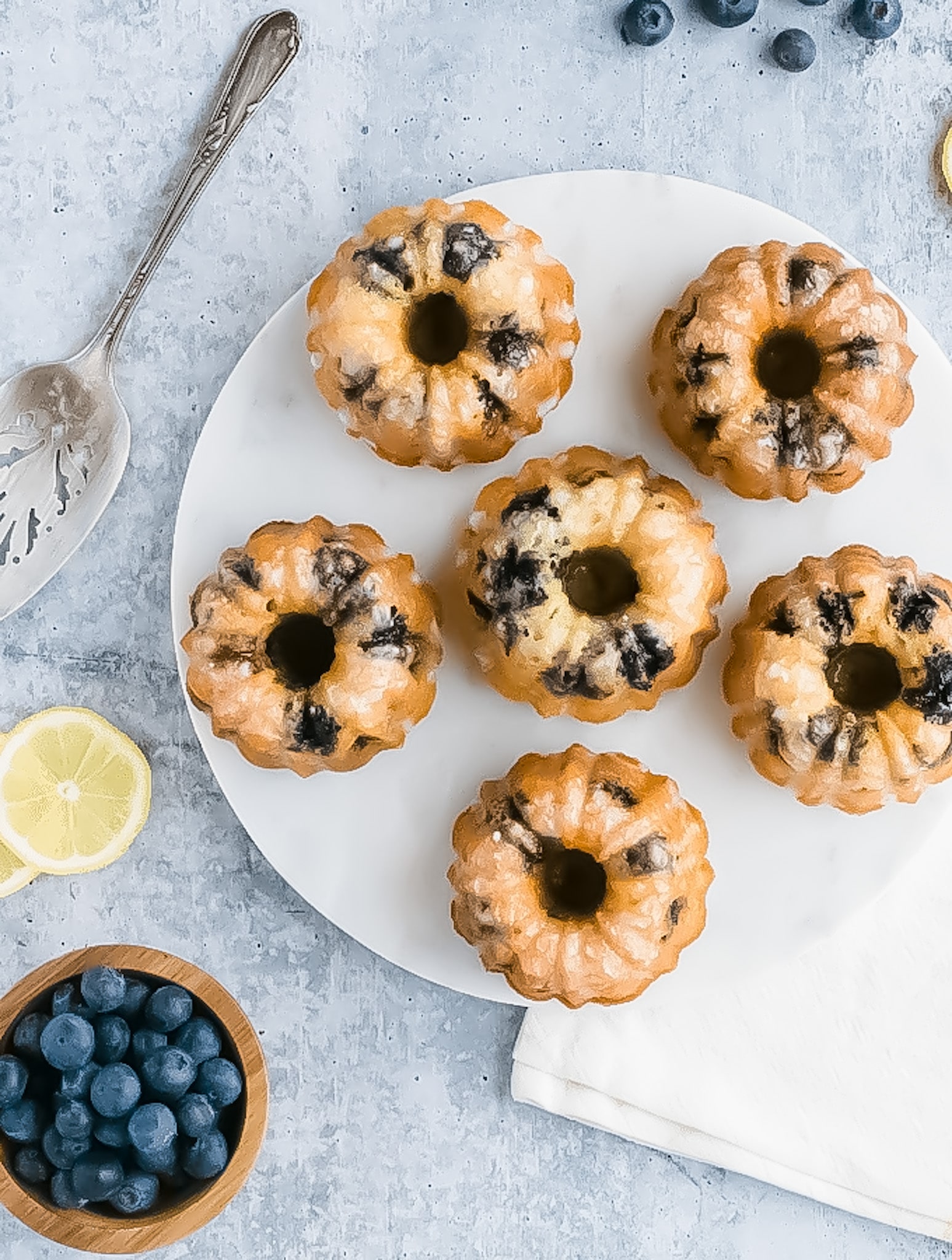 Mini-Lemon-Blueberry-Bundt-Cakes-05-min