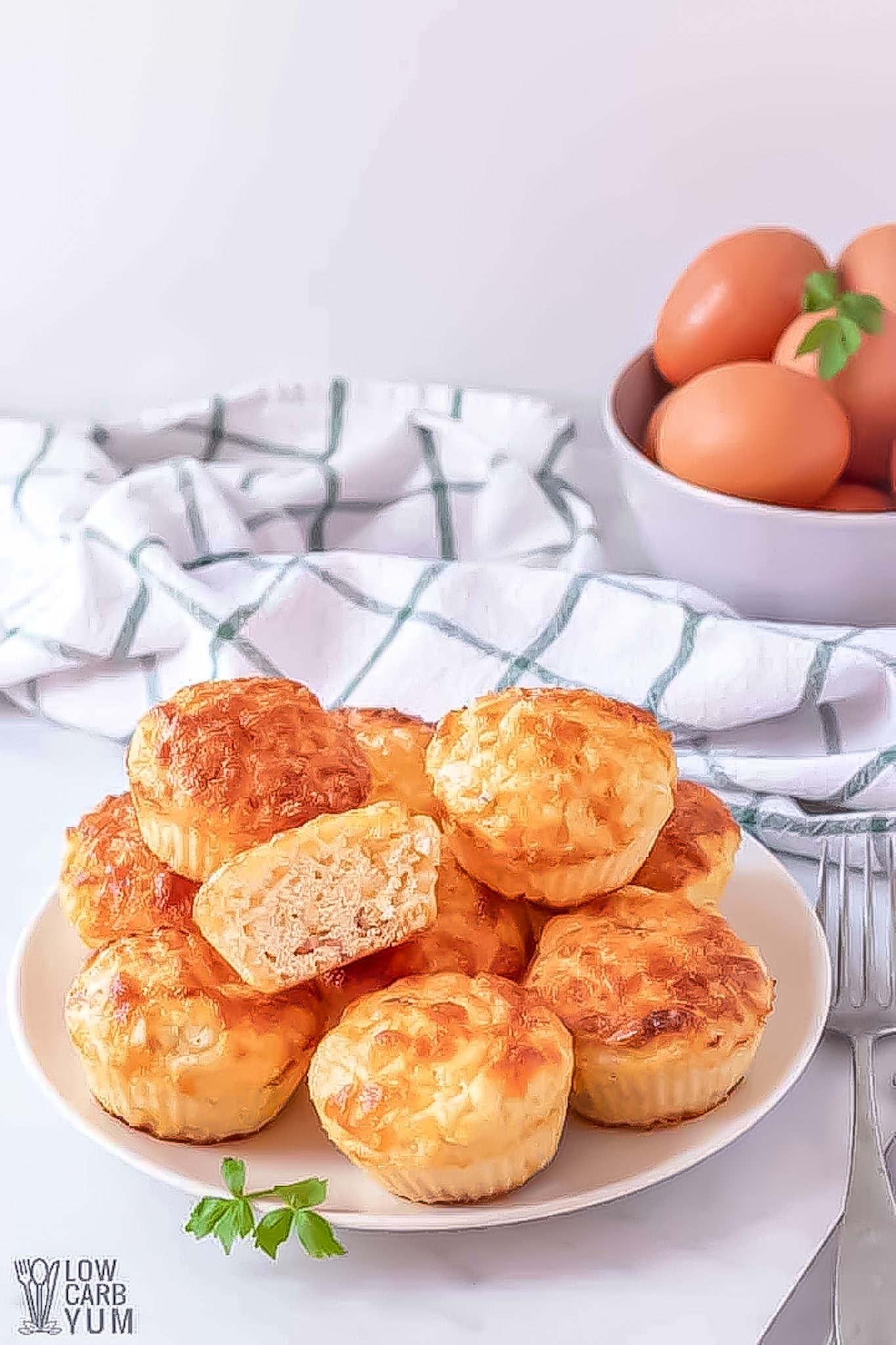 cottage-cheese-low-carb-keto-breakfast-muffins-p-min